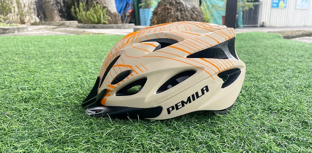 PEMILA 2024 New Ultralight Cycling Helmet Cycling Safety Cap MTB Bicycle Helmet For Women Men Racing Equipment Bike Helmet Visor
