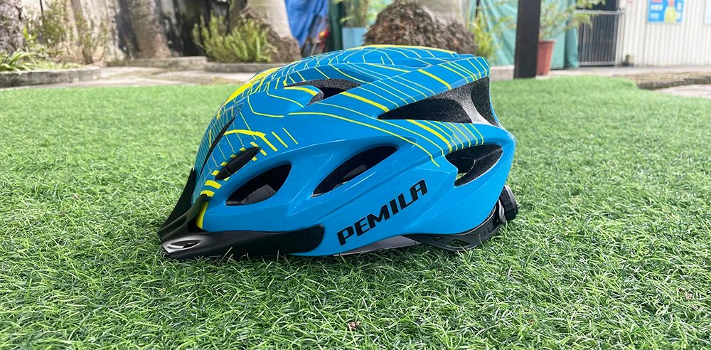 PEMILA 2024 New Ultralight Cycling Helmet Cycling Safety Cap MTB Bicycle Helmet For Women Men Racing Equipment Bike Helmet Visor