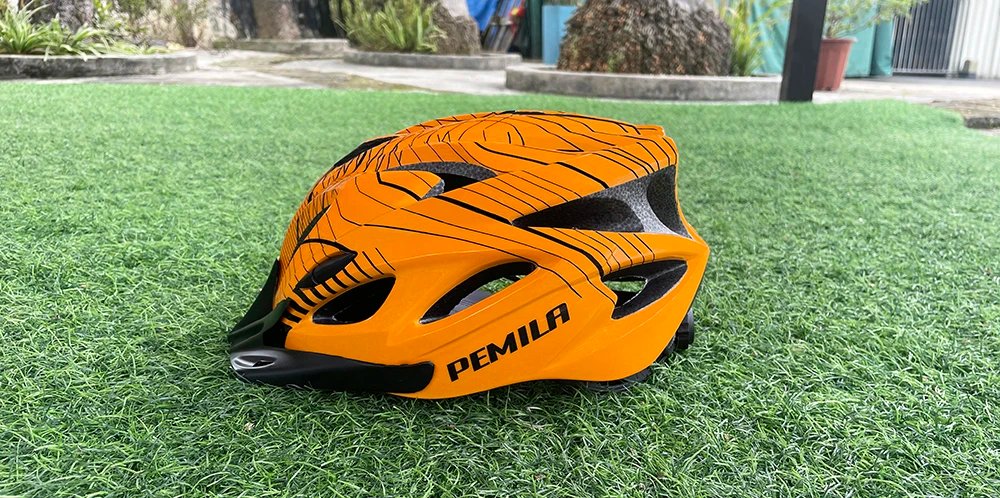 PEMILA 2024 New Ultralight Cycling Helmet Cycling Safety Cap MTB Bicycle Helmet For Women Men Racing Equipment Bike Helmet Visor